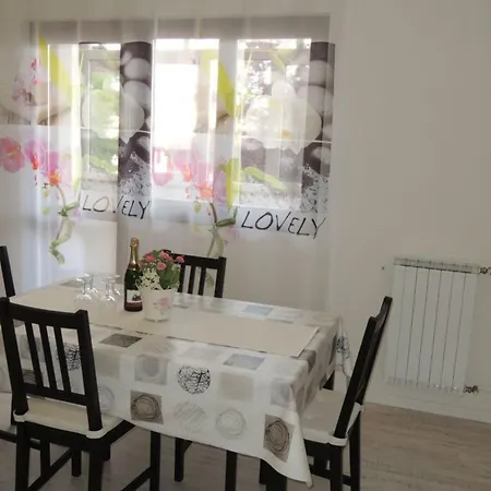 Rosmarin Apartment *